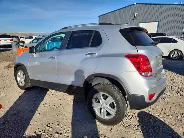 KL7CJLSB2KB896106 2019 CHEVROLET TRAX - Image 2