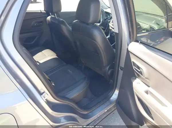 KL7CJLSB2KB896526 2019 CHEVROLET TRAX - Image 8