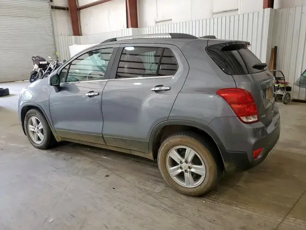 KL7CJLSB2KB903877 2019 CHEVROLET TRAX - Image 2