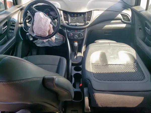KL7CJLSB2KB906519 2019 CHEVROLET TRAX - Image 8