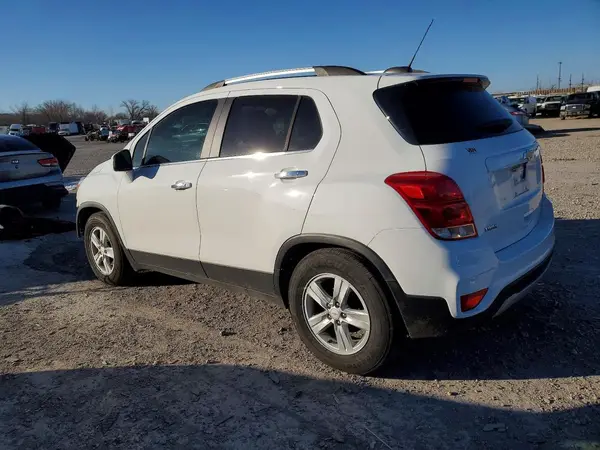 KL7CJLSB2KB908979 2019 CHEVROLET TRAX - Image 2