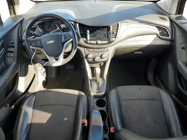 KL7CJLSB2KB909615 2019 CHEVROLET TRAX - Image 8