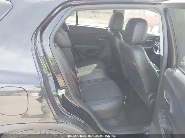 KL7CJLSB2KB911915 2019 CHEVROLET TRAX - Image 8