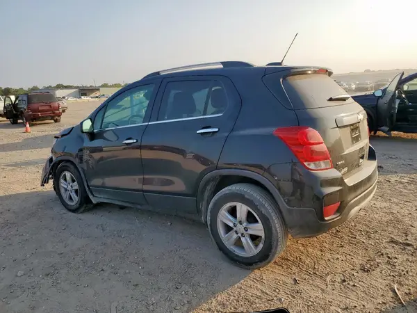 KL7CJLSB2KB922476 2019 CHEVROLET TRAX - Image 2