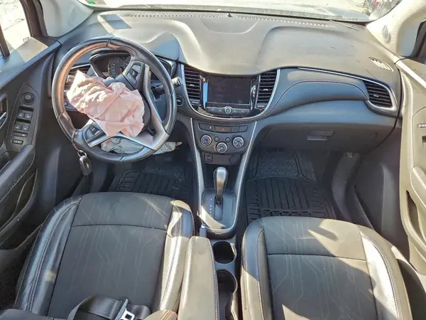 KL7CJLSB2KB930528 2019 CHEVROLET TRAX - Image 8