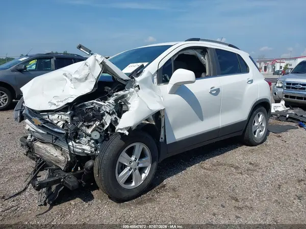 KL7CJLSB2KB935132 2019 CHEVROLET TRAX - Image 2