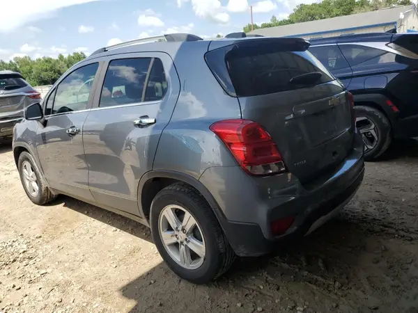 KL7CJLSB2KB939603 2019 CHEVROLET TRAX - Image 2