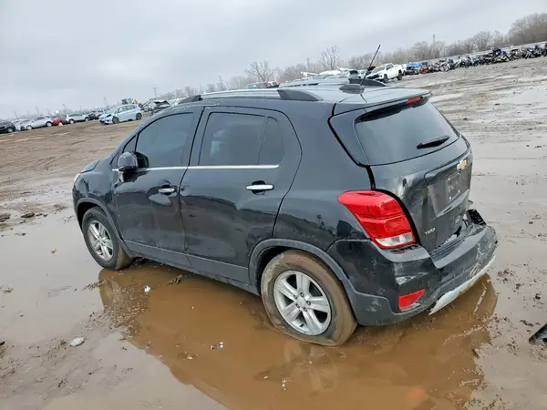 KL7CJLSB2KB946017 2019 CHEVROLET TRAX - Image 2