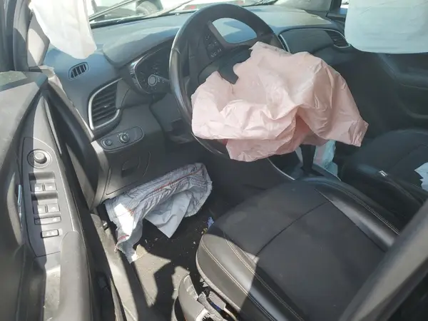 KL7CJLSB2KB947250 2019 CHEVROLET TRAX - Image 8
