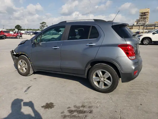 KL7CJLSB2KB947748 2019 CHEVROLET TRAX - Image 2
