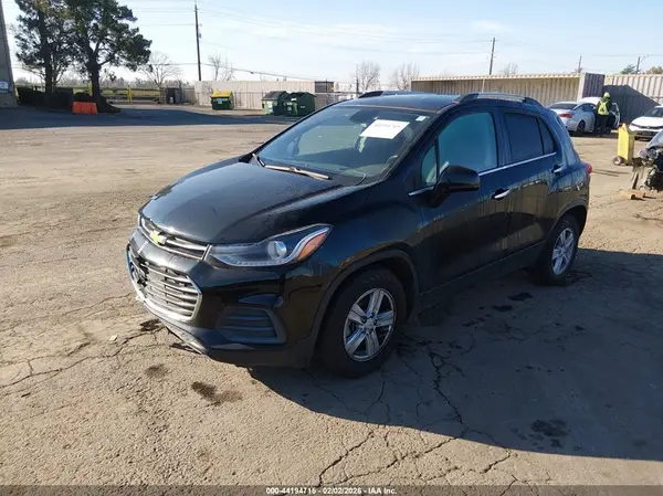 KL7CJLSB2KB952786 2019 CHEVROLET TRAX - Image 2