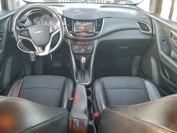 KL7CJLSB2KB961035 2019 CHEVROLET TRAX - Image 8