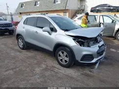 KL7CJLSB2KB961875 2019 CHEVROLET TRAX