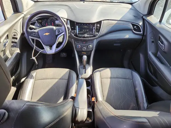 KL7CJLSB2KB963917 2019 CHEVROLET TRAX - Image 8