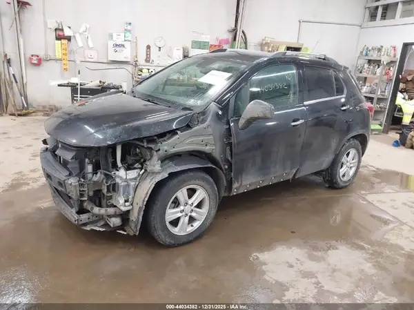 KL7CJLSB2LB005362 2020 CHEVROLET TRAX - Image 2
