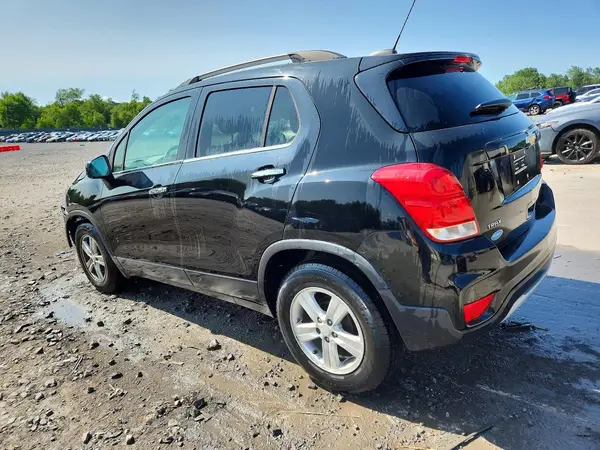 KL7CJLSB2LB006379 2020 CHEVROLET TRAX - Image 2
