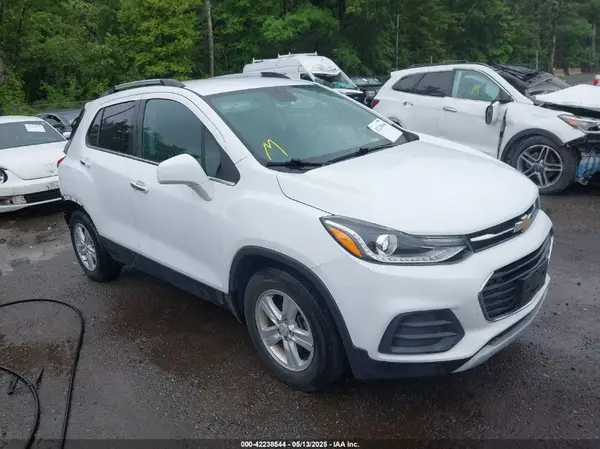 KL7CJLSB2LB006897 2020 CHEVROLET TRAX - Image 1