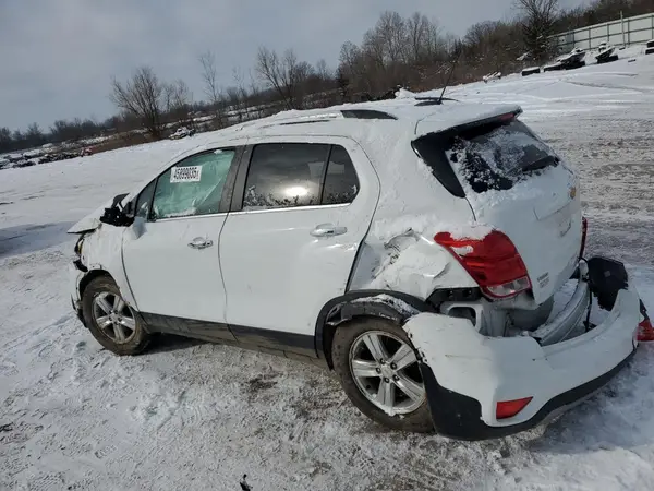 KL7CJLSB2LB007791 2020 CHEVROLET TRAX - Image 2