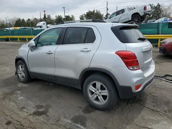 KL7CJLSB2LB009363 2020 CHEVROLET TRAX - Image 2