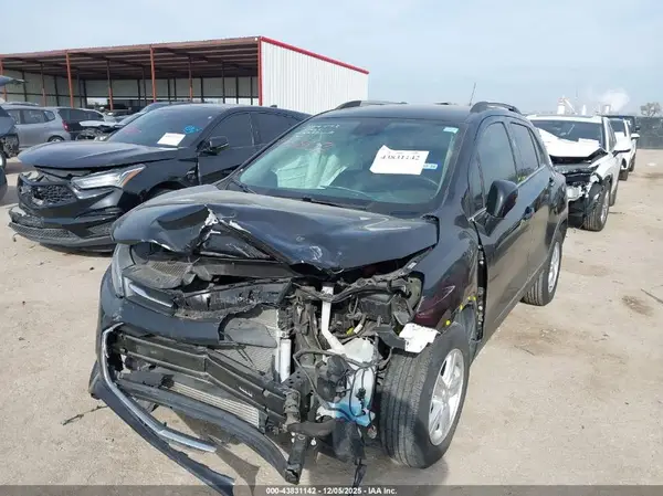 KL7CJLSB2LB009959 2020 CHEVROLET TRAX - Image 2