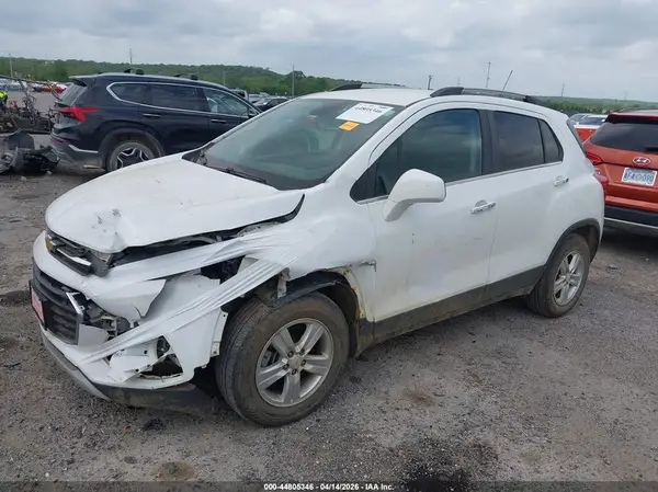 KL7CJLSB2LB012263 2020 CHEVROLET TRAX - Image 2