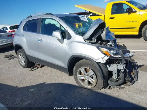KL7CJLSB2LB012585 2020 CHEVROLET TRAX - Image 1