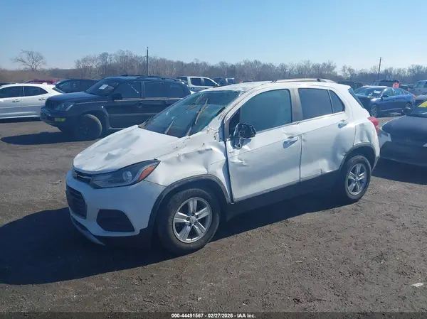 KL7CJLSB2LB016183 2020 CHEVROLET TRAX - Image 2