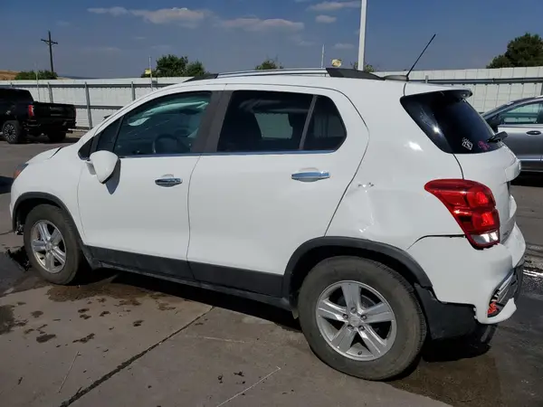 KL7CJLSB2LB018130 2020 CHEVROLET TRAX - Image 2