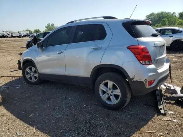 KL7CJLSB2LB019472 2020 CHEVROLET TRAX - Image 2