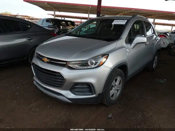 KL7CJLSB2LB023229 2020 CHEVROLET TRAX - Image 2