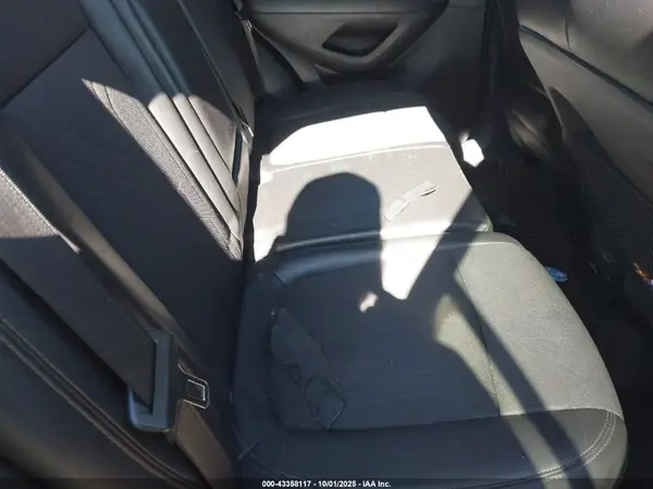 KL7CJLSB2LB027359 2020 CHEVROLET TRAX - Image 8