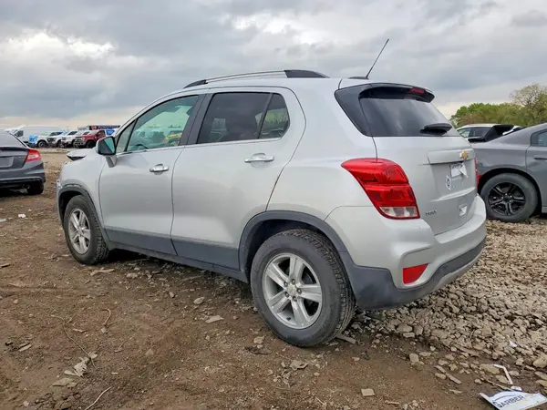 KL7CJLSB2LB029063 2020 CHEVROLET TRAX - Image 2