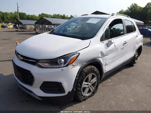 KL7CJLSB2LB032609 2020 CHEVROLET TRAX - Image 2