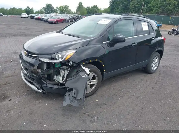 KL7CJLSB2LB035915 2020 CHEVROLET TRAX - Image 2
