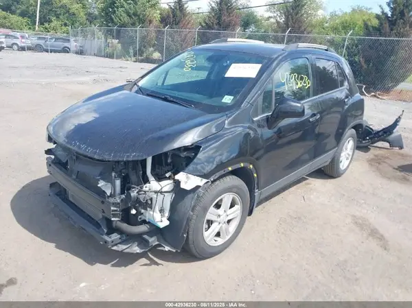 KL7CJLSB2LB037664 2020 CHEVROLET TRAX - Image 2