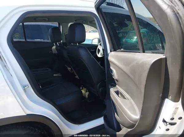 KL7CJLSB2LB043836 2020 CHEVROLET TRAX - Image 8