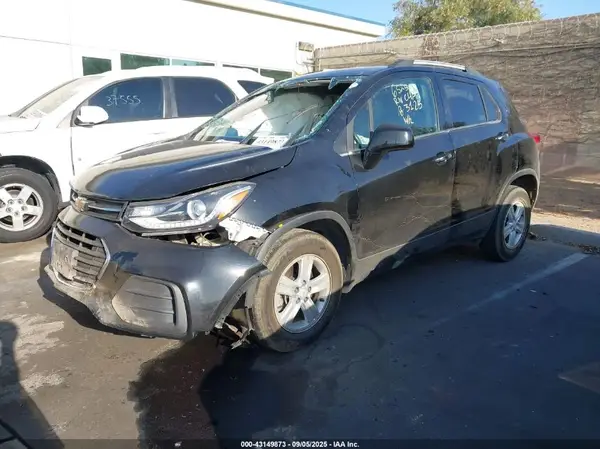KL7CJLSB2LB092308 2020 CHEVROLET TRAX - Image 2