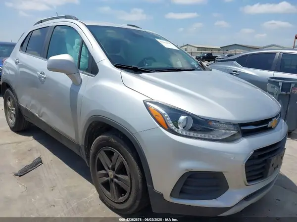 KL7CJLSB2LB320386 2020 CHEVROLET TRAX - Image 1