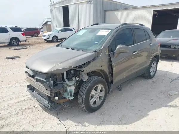 KL7CJLSB2LB350195 2020 CHEVROLET TRAX - Image 2
