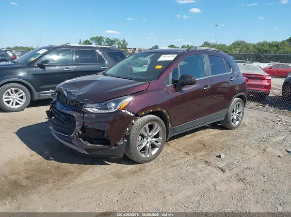 KL7CJLSB2LB353338 2020 CHEVROLET TRAX - Image 2