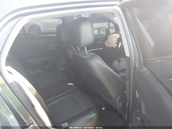 KL7CJLSB2MB305789 2021 CHEVROLET TRAX - Image 8