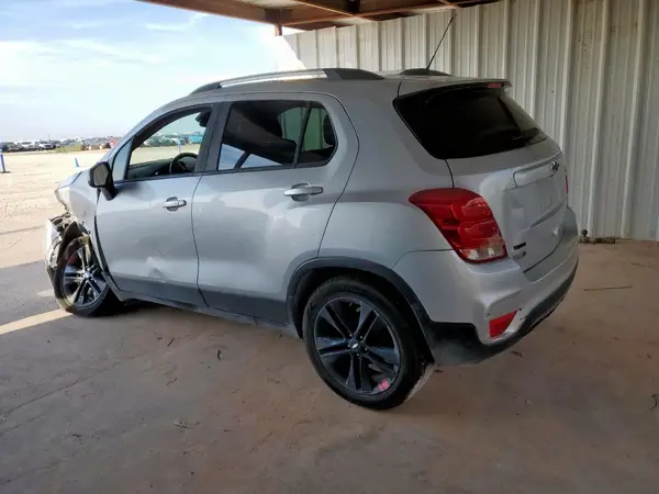 KL7CJLSB2MB305811 2021 CHEVROLET TRAX - Image 2
