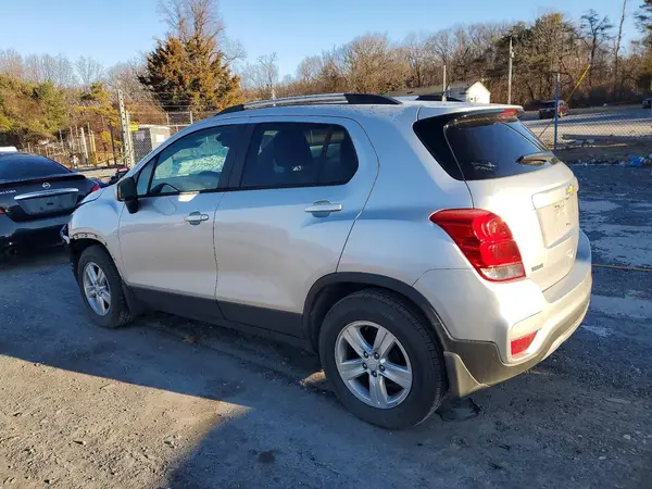 KL7CJLSB2MB308191 2021 CHEVROLET TRAX - Image 2