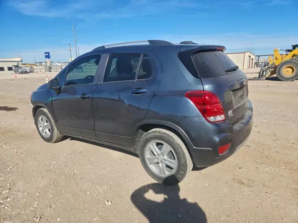 KL7CJLSB2MB308630 2021 CHEVROLET TRAX - Image 2