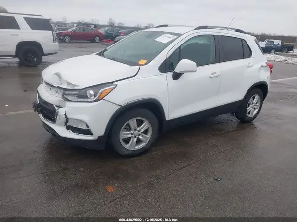 KL7CJLSB2MB310409 2021 CHEVROLET TRAX - Image 2