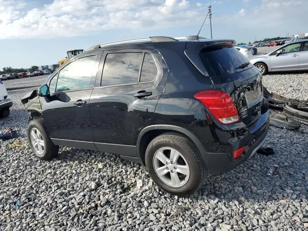 KL7CJLSB2MB317666 2021 CHEVROLET TRAX - Image 2