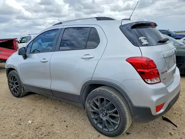 KL7CJLSB2MB336492 2021 CHEVROLET TRAX - Image 2