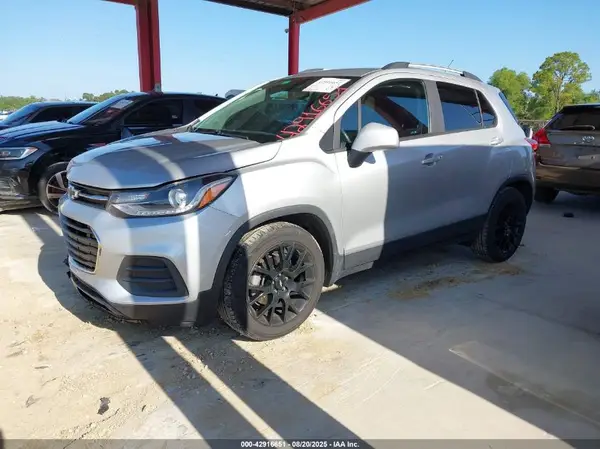 KL7CJLSB2MB338128 2021 CHEVROLET TRAX - Image 2