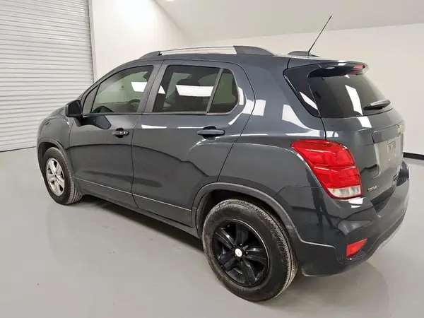 KL7CJLSB2MB344916 2021 CHEVROLET TRAX - Image 2