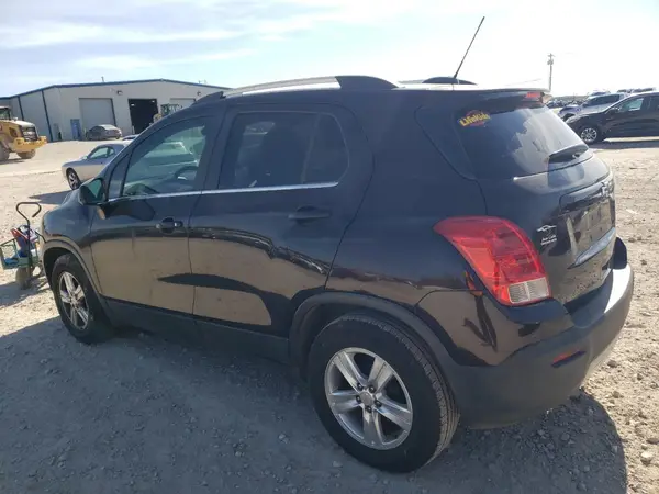 KL7CJLSB3GB523406 2016 CHEVROLET TRAX - Image 2